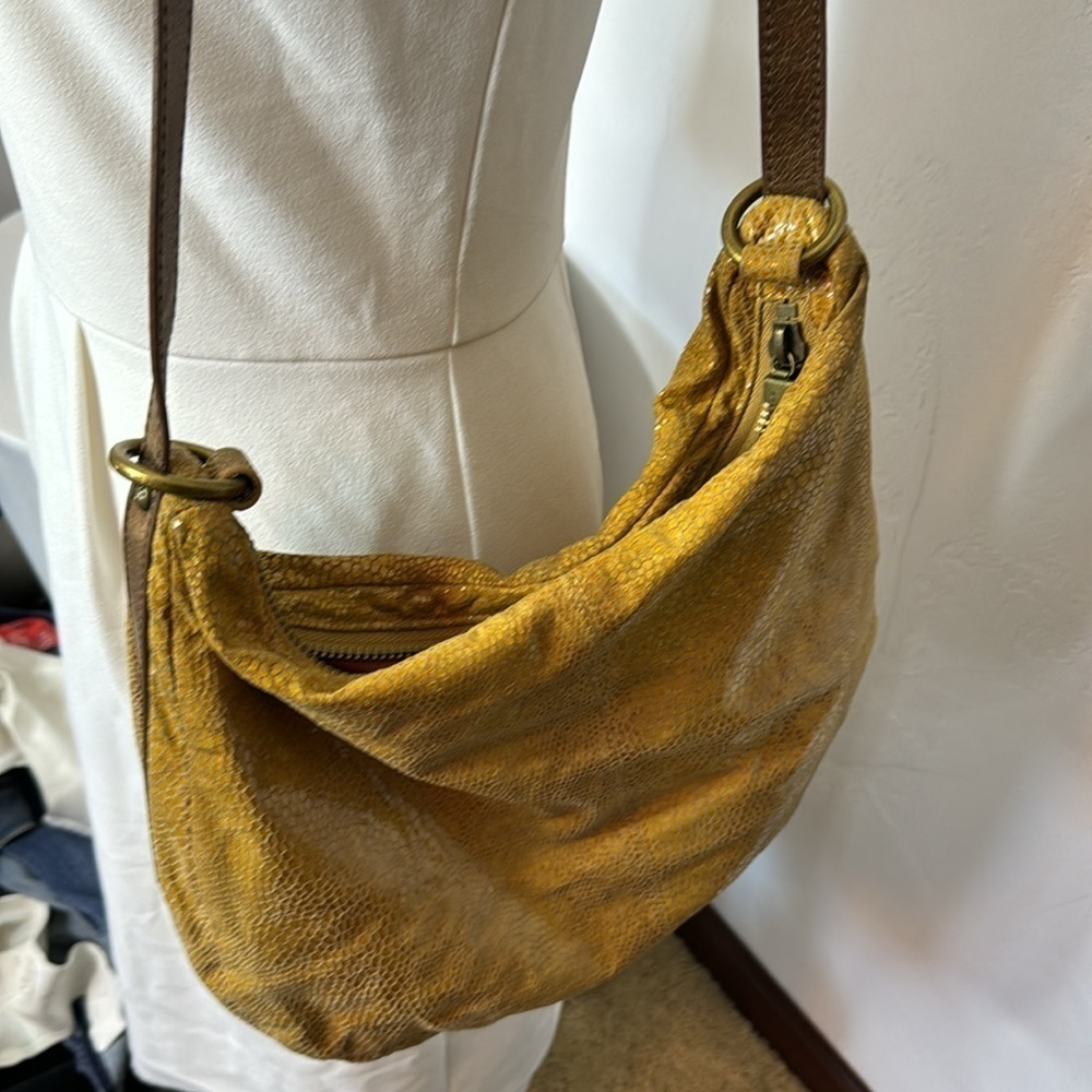 Hobo International Gold Yellow Hobo Bag Snakeskin Pattern with Leather Handle - Picture 16 of 16